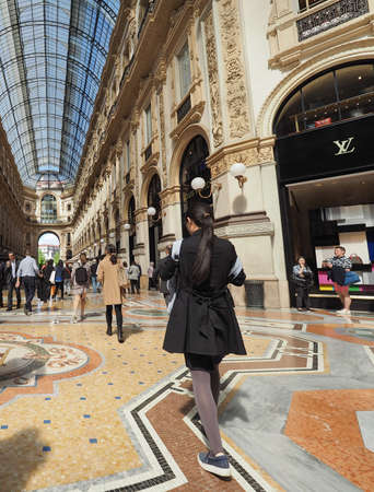 MILAN, ITALY - CIRCA APRIL 2016: Tourists in Galleria Vittorio Emanuele II galleryのeditorial素材