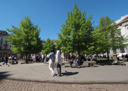 MILAN, ITALY - CIRCA APRIL 2016: Tourists visiting the city centreのeditorial素材