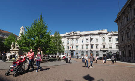 MILAN, ITALY - CIRCA APRIL 2016: Tourists visiting the city centreのeditorial素材