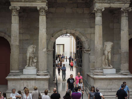 BERLIN, GERMANY - CIRCA JUNE 2016: Tourists visiting the Pergamonmuseum in Museumsinsel (meaning Museums Island)のeditorial素材