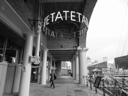 LIVERPOOL, UK - CIRCA JUNE 2016: Tate Liverpool art gallery and museum in Albert Dock in black and whiteのeditorial素材