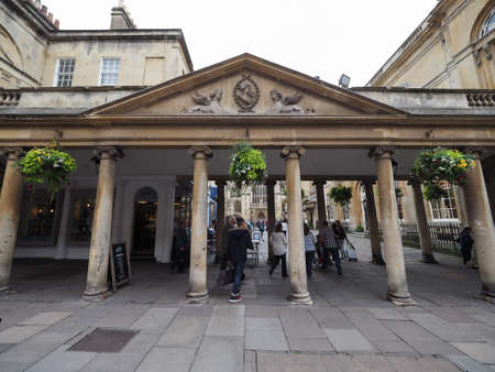 BATH, UK - CIRCA SEPTEMBER 2016: Tourists visiting the city of Bathのeditorial素材