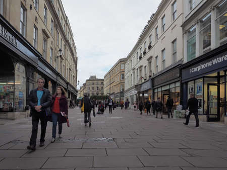 BATH, UK - CIRCA SEPTEMBER 2016: Tourists visiting the city of Bathのeditorial素材