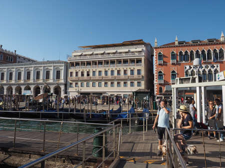 VENICE, ITALY - CIRCA SEPTEMBER 2016: Tourists visiting the city of Veniceのeditorial素材