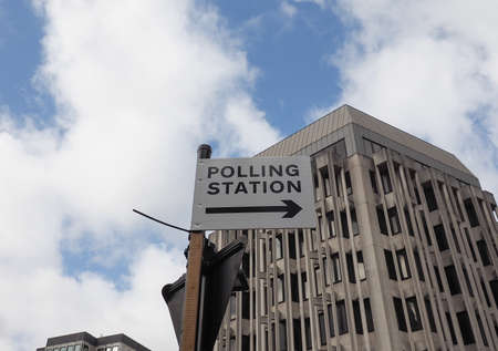 A Polling Station sign in London, UKのeditorial素材