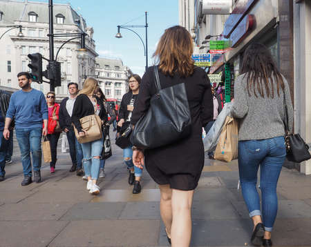LONDON, UK - CIRCA JUNE 2017: People in Oxford Streetのeditorial素材