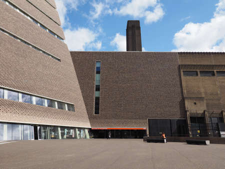LONDON, UK - CIRCA JUNE 2017: The Tavatnik Bulding (aka Switch House) at Tate Modern art gallery in South Bank power stationのeditorial素材