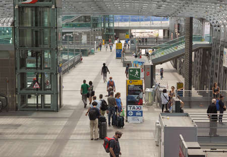 TURIN, ITALY - CIRCA JULY 2017: Travellers in Torino Porta Susa railway station which is the main central stationのeditorial素材
