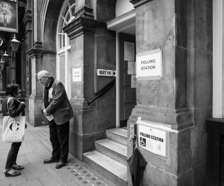 LONDON, UK - CIRCA JUNE 2017: Polling Station in Westminster in black and whiteのeditorial素材