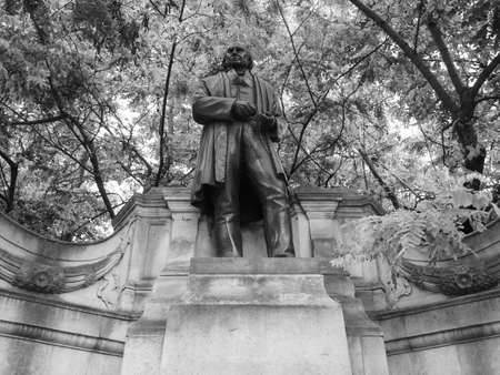 LONDON, UK - CIRCA JUNE 2017: Monumento to Engineer Isambard Kingdom Brunel in black and whiteのeditorial素材
