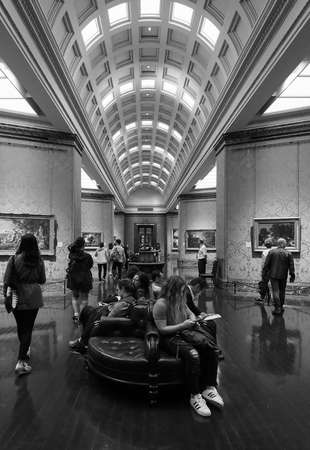 LONDON, UK - CIRCA JUNE 2017: The National Gallery in Trafalgar Square in black and whiteのeditorial素材