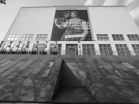 HAMBURG, GERMANY - CIRCA MAY 2017: Hamburg Kunsthalle art museum in black and whiteのeditorial素材
