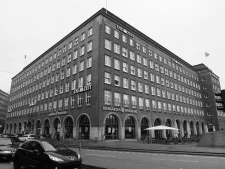 HAMBURG, GERMANY - CIRCA MAY 2017: Die Zeit weekly newspaper headquarters and Hofbraeuhaus beer garden in black and whiteのeditorial素材