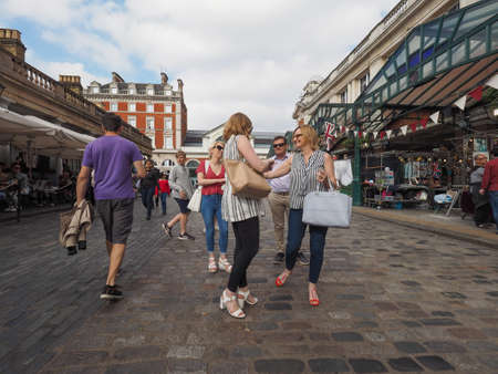 LONDON, UK - CIRCA JUNE 2018: People in Covent Gardenのeditorial素材