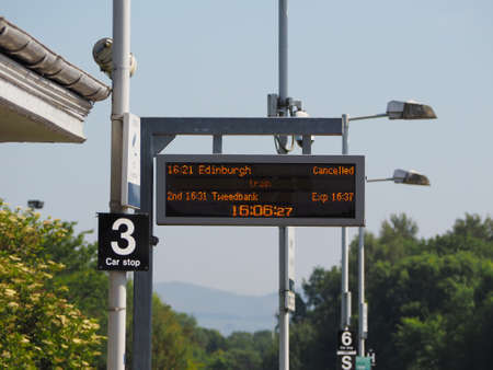 EDINBURGH, UK - CIRCA JUNE 2018: Edinburgh train cancelled signのeditorial素材