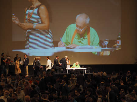 BOLOGNA, ITALY - CIRCA SEPTEMBER 2018: Keynote lecture (lectio magistralis) by British architect Lord Richard Rogersのeditorial素材