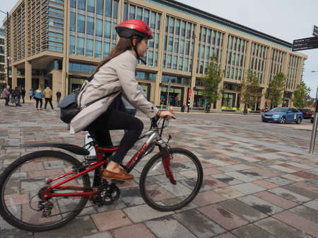CAMBRIDGE, UK - CIRCA OCTOBER 2018: People in the city centreのeditorial素材