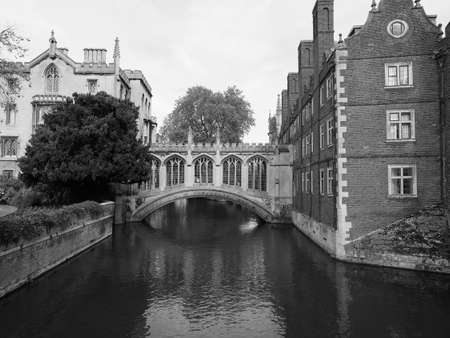 CAMBRIDGE, UK - CIRCA OCTOBER 2018: Bridge of Sighs over river Cam at St John's College in black and whiteのeditorial素材