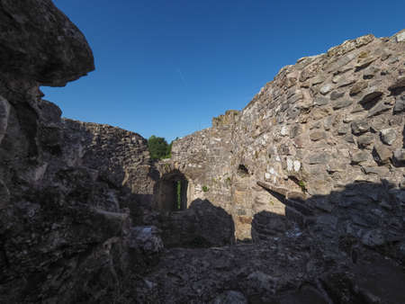 CHEPSTOW, UK - CIRCA SEPTEMBER 2019: Ruins of Chepstow Castle (Castell Cas-gwent in Welsh)のeditorial素材