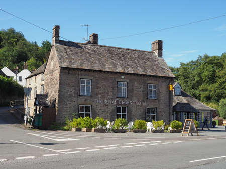 TINTERN, UK - CIRCA SEPTEMBER 2019: The Royal George hotel in the Village of Tintern near Tintern Abbey (Abaty Tyndyrn in Welsh)のeditorial素材