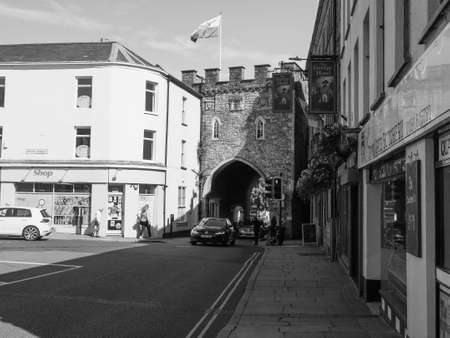 CHEPSTOW, UK - CIRCA SEPTEMBER 2019: Chepstow Town Gate in the Town Wall in black and whiteのeditorial素材