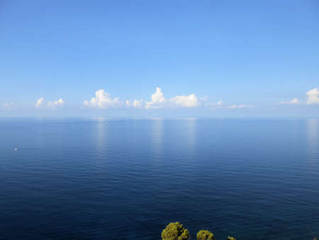 Blue sky with water - 1 of 20の写真素材