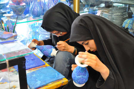 Traditional iranian souvenirs in market Bazaar in Isfahan Iranのeditorial素材