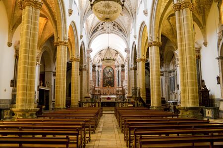 Interior view of a church.Our Lady of the Assumption Cathedral, Elvas, Portugal,のeditorial素材