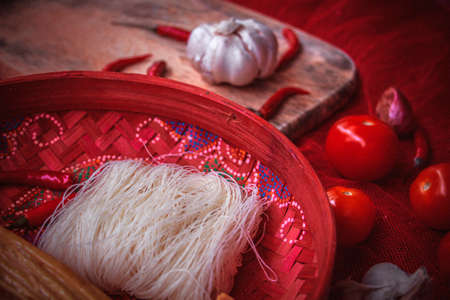 garlic tomatoes noodles mee