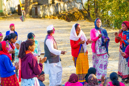 Kahila Holi is also known as Khadi Holi or Baithaki Holi, unique and traditional celebration around the Kumaon region of Uttarakhand. (8, March, 2023) Mukteshwar, Uttarakhand Indiaのeditorial素材
