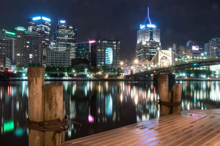 The nightime skyline of Pittsburg Pennsylvania.のeditorial素材