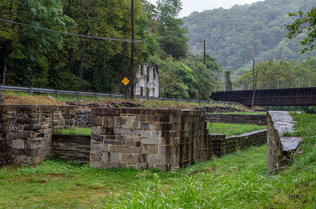 The Lock and Lockhouse 33 of the C and O Canal in Harpers Ferry, West Virginia.のeditorial素材