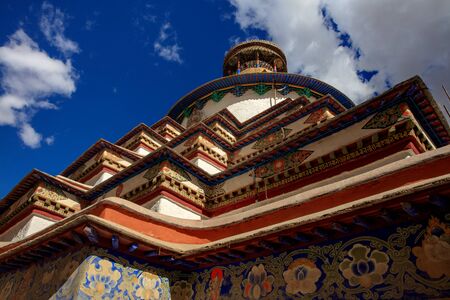 Giant Kumbum Stupa, Gyantse Fortress, Gyantse Dzong - the Solemn Persistence of Ancient Tibet. Gyantse County, Shigatse Prefecture, Tibet Autonymous Region of China. Ancient architectureのeditorial素材