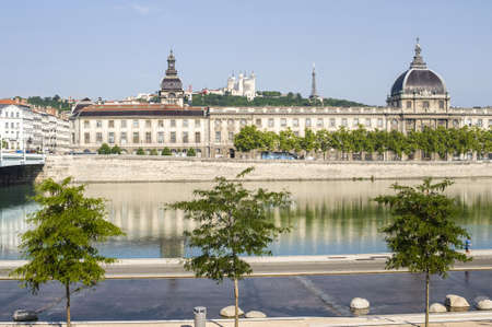 Lyon (Rhone-Alpes, France) - Ancient buildings on the riverのeditorial素材