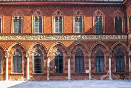 Cremona (Lombardy, Italy) - Court of the historic Trecchi Palaceのeditorial素材