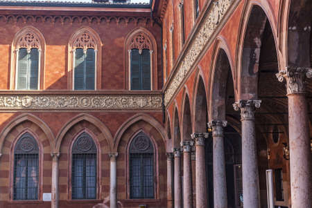 Cremona (Lombardy, Italy) - Court of the historic Trecchi Palaceのeditorial素材