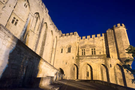 Avignon (Vaucluse, Provence-Alpes-Cote d'Azur, France), Palais des Papes (Palace of the Popes) by nightのeditorial素材