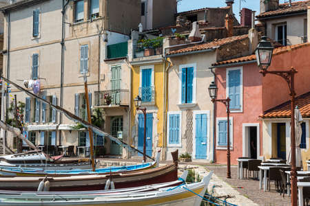 Martigues (Bouches-du-Rhone, Provence-Alpes-Cote d'Azur, France): the old harbor with boatsの写真素材