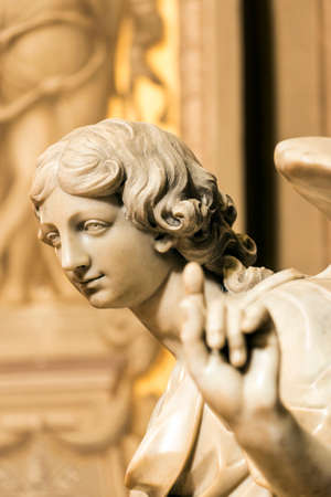 Ferrara (Emilia-Romagna, Italy): interior of the medieval cathedral. Statueのeditorial素材