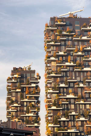Milan (Lombardy, Italy): modern buildings in the Gae Aulenti square. Bosco verticale (Vertical Woods)のeditorial素材