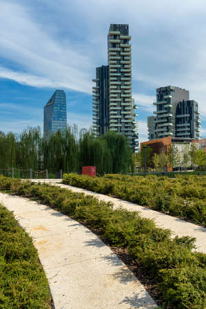 Milan, Lombardy, Italy: new park known as Biblioteca degli Alberi near the modern Gae Aulenti squareの写真素材