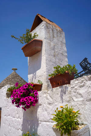 Alberobello, Bari province, Apulia, Italy: exterior of the famous trulli. Unesco World Heritage Siteのeditorial素材