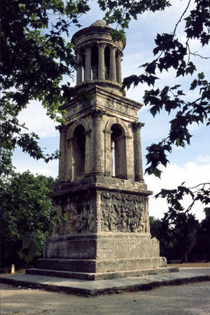 Les Antiques, Roman buildings in Provence at Saint-Remy-de-Provence, Franceの写真素材