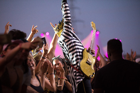 Nyon, Switzerland - 24 July 2019 :  concert of extravagant French singer-songwriter and guitarist Matthieu Chedid called âM-のeditorial素材