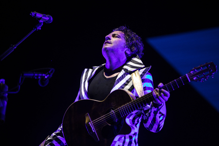 Nyon, Switzerland - 24 July 2019 :  concert of extravagant French singer-songwriter and guitarist Matthieu Chedid called âM-のeditorial素材