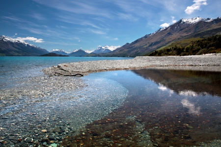 Banks of Lake Wakatipu between Queentown and Glenorchy, Otago, South island,  New Zealandの写真素材