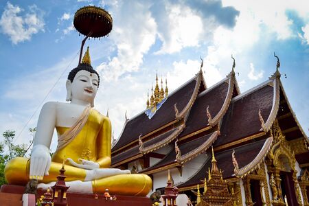 White Buddha Statue With Blue Sky Of Northern Thailandのeditorial素材