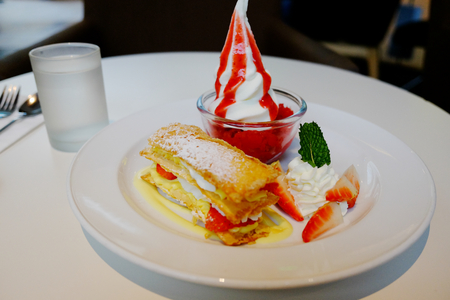 Sweet crepes with strawberry