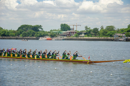 Nonthaburi, Thailand - September 09, 2023: Long boat race. Thai traditional. Nonthaburi Pier. sky view backgoundのeditorial素材