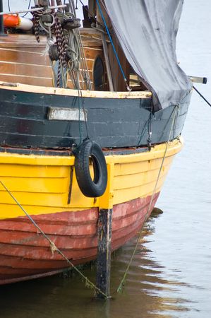 boat on water in harbour in north wales, ukの写真素材